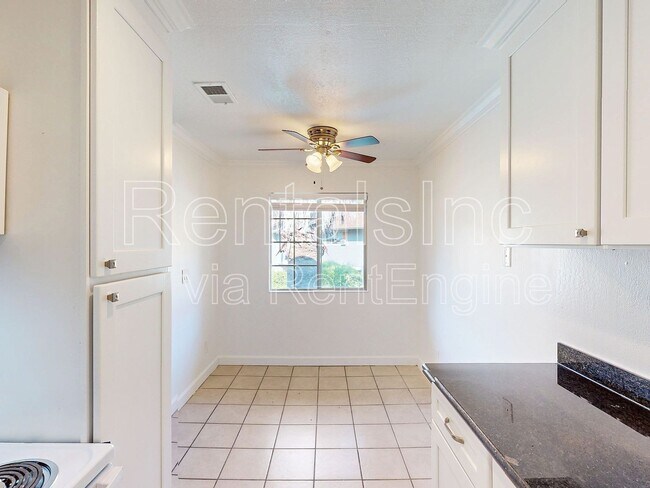 Building Photo - 18213 Happy Ln