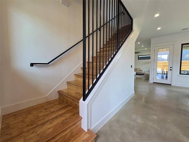 Building Photo - 5301 Grover Ave