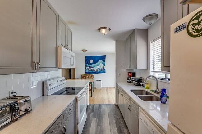 Building Photo - Lovely 4 Bed 2 Bath Ranch-Style House in Fort Collins!