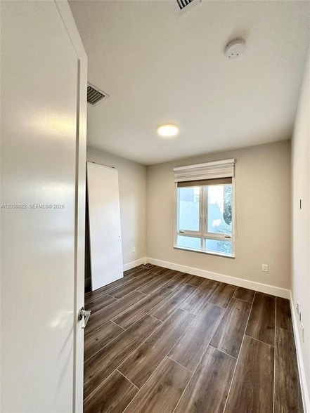 Building Photo - 10560 NW 63rd Terrace