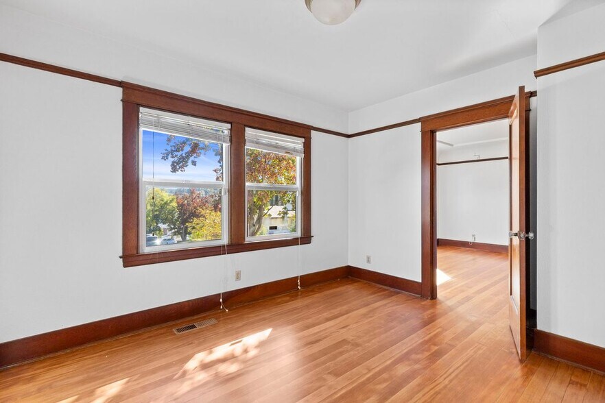 Building Photo - 205 Court St