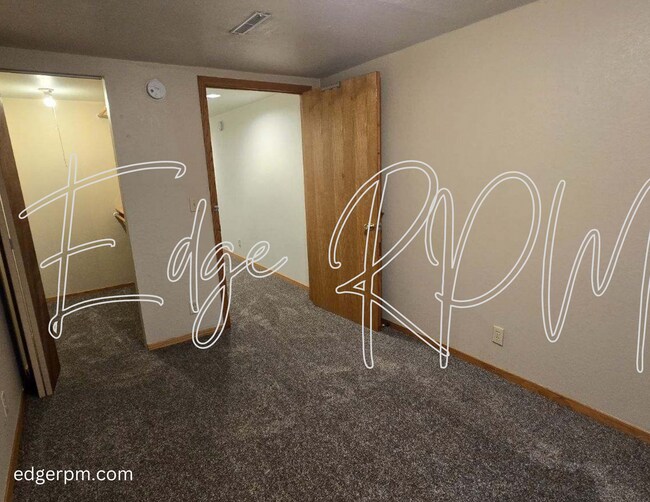 Building Photo - Now leasing for May 2026! 4 Bedroom 2 Bath...