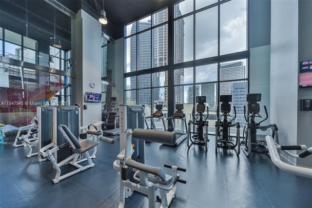 Building Photo - 1010 Brickell Ave