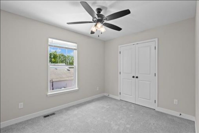 Building Photo - 156 SW 8th St