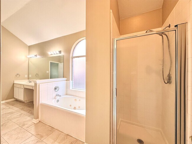 Building Photo - 16518 Wheatmill Ct