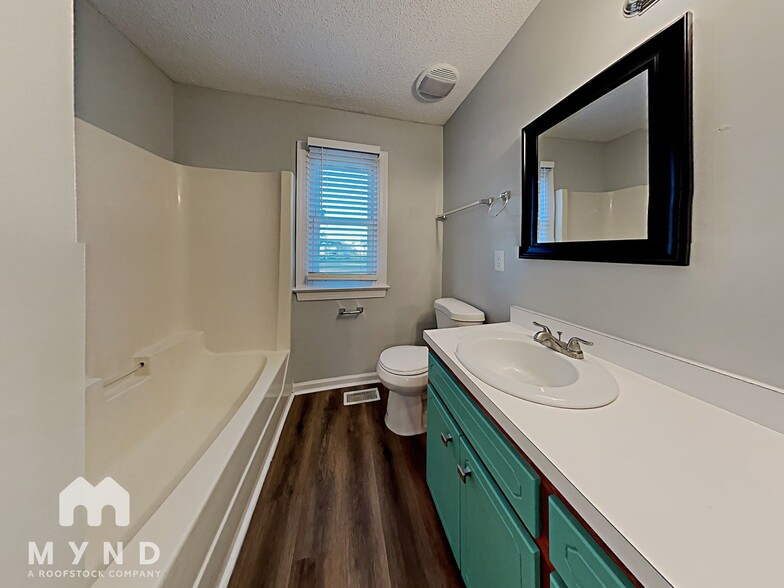 Building Photo - 117 Creekstone Dr