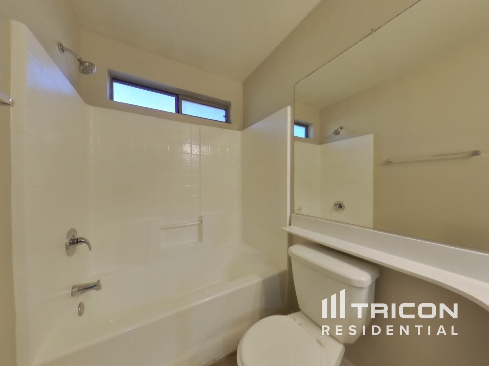 Building Photo - 8832 W Manzanita Dr