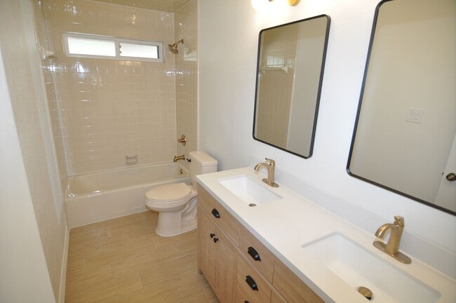 Building Photo - 3 Cimarron Dr