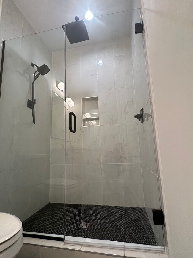 Building Photo - 704 Inspiration Blvd