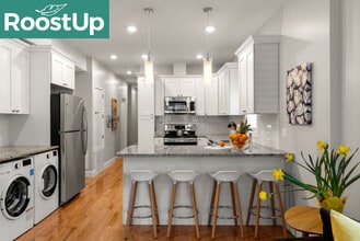 Building Photo - Furnished Bedroom with Private Bath in South Boston