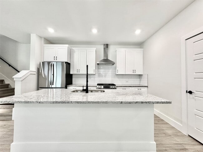 Building Photo - 8509 Shoreham