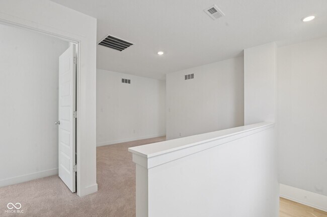 Building Photo - 15480 Postman Rd