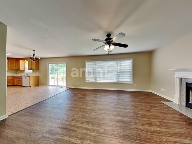 Building Photo - 4466 Timberwood Dr