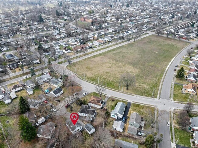 Building Photo - 4415 Leacourt Dr