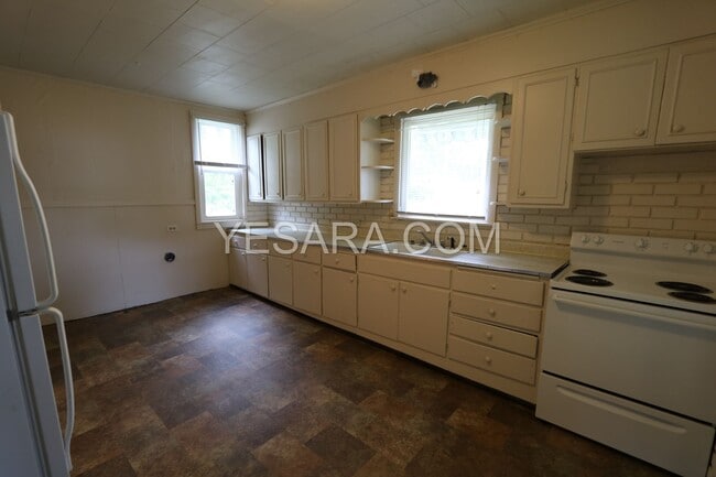 Building Photo - 2 Bedroom 2 Bath House