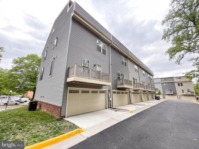 Building Photo - 4480 Commons Dr