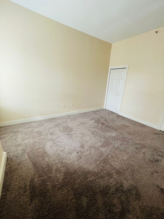 Building Photo - 1731 E Main St