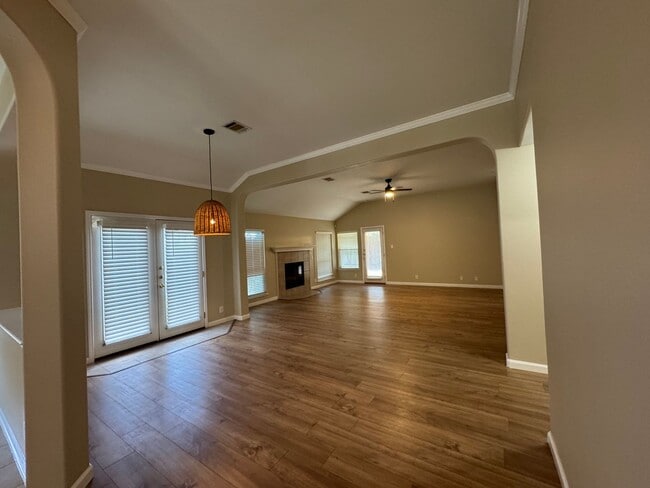 Building Photo - 20502 Wild Springs Dr