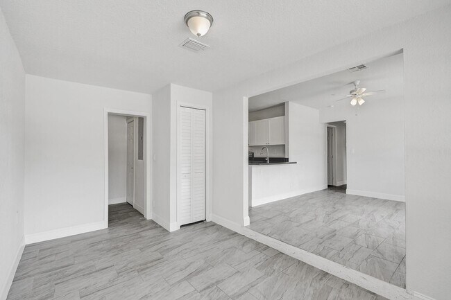 Building Photo - 651 SW 15th St