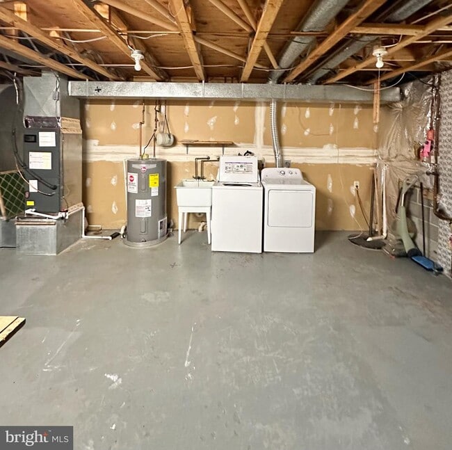 Building Photo - 2868 Kelly Square