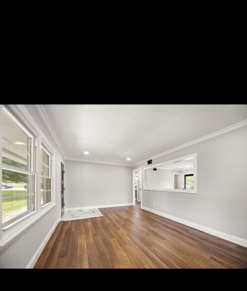 Building Photo - 100 N Brookhaven Dr