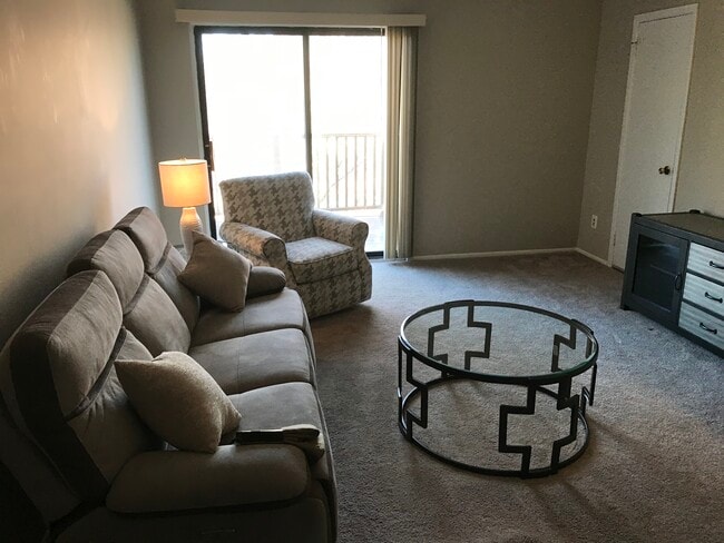 Building Photo - 5200 Hilltop Dr