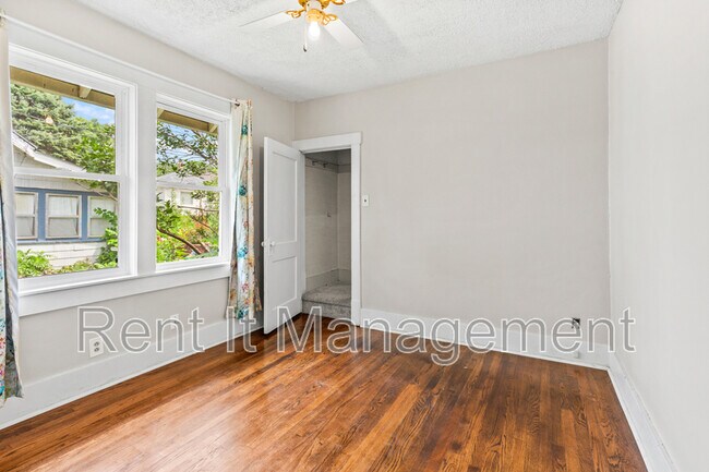 Building Photo - 2315 N. 61st.