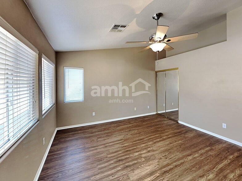 Building Photo - 7947 Dexter Falls St