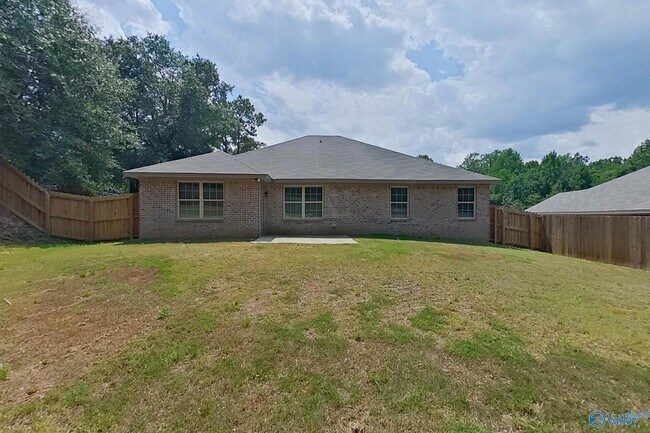 Building Photo - 112 Live Oak Dr