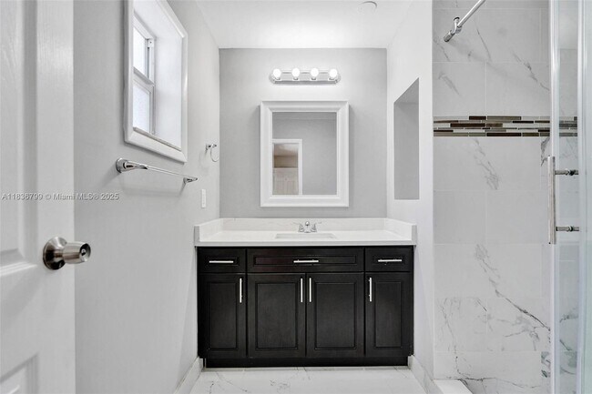 Building Photo - 10850 NW 29th Manor