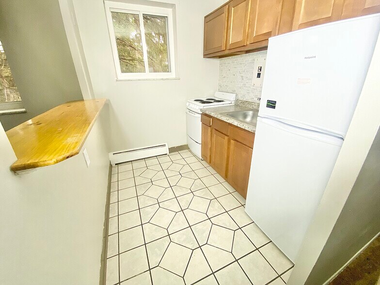 1 Bedroom - Brittany Apartments