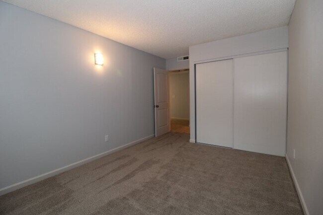Building Photo - Charming 3 Bedroom Rental in Kirkland, WA ...