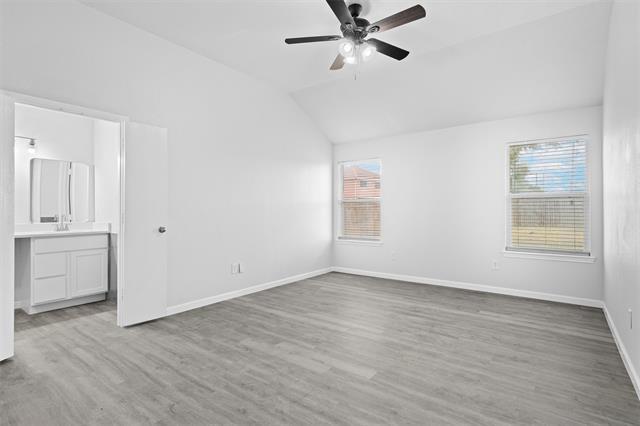 Building Photo - 619 White Swan Dr