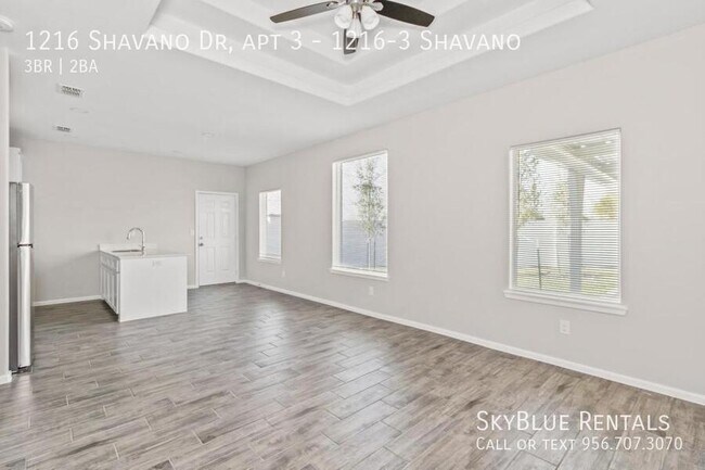 Building Photo - 1216 Shavano Dr