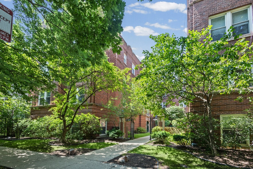 Building Photo - 3454 N Janssen Ave