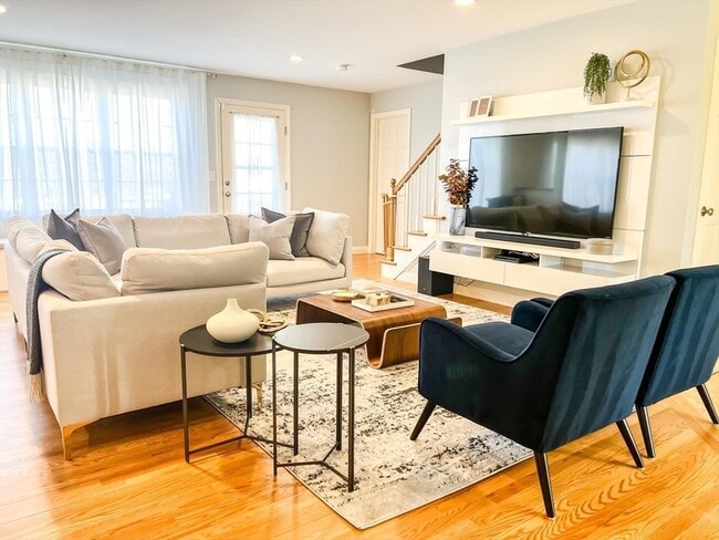 Building Photo - 15 Spencer St