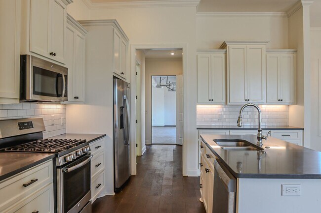 Building Photo - Tuscan Ridge Home