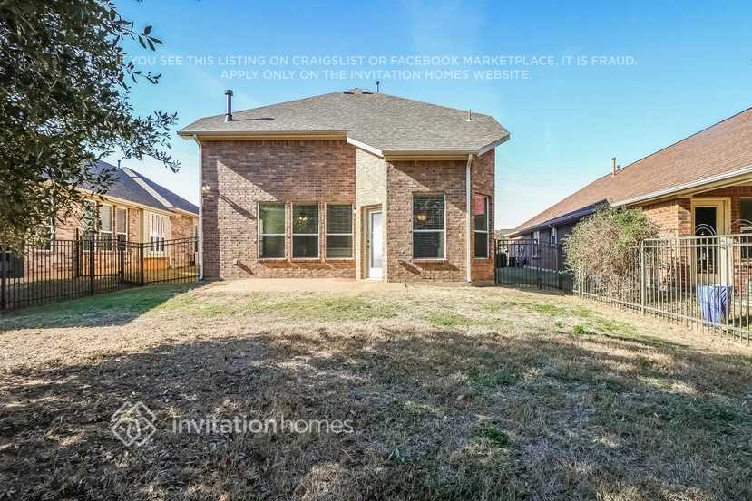 Building Photo - 570 Sheldon Rd