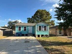 Building Photo - 904 Wisconsin St