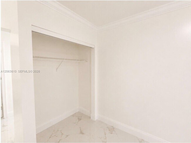 Building Photo - 6049 SW 39th St