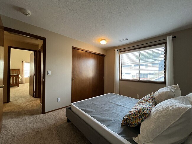 Building Photo - Light-Filled Three Bedroom Home with Private Bonus Space and Outdoor Living