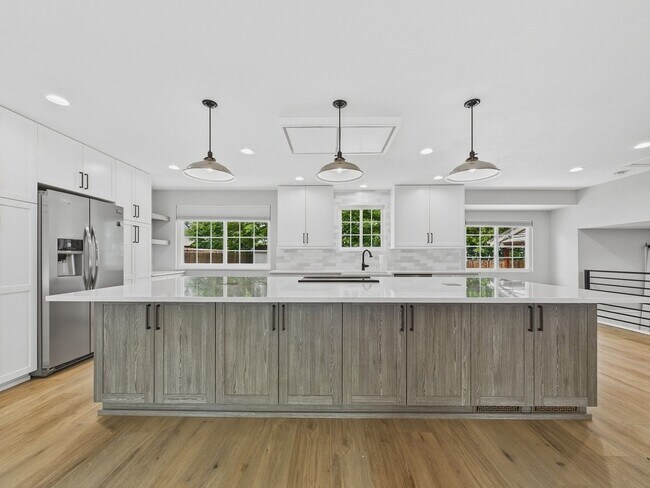 Building Photo - Gorgeous Home in Centennial!