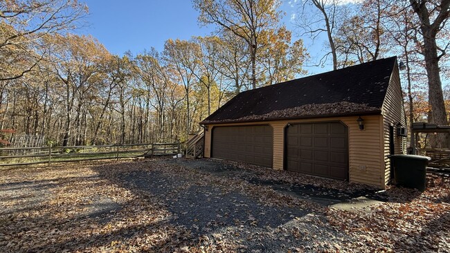 Building Photo - House on 5 Wooded Acres in Spotsylvania