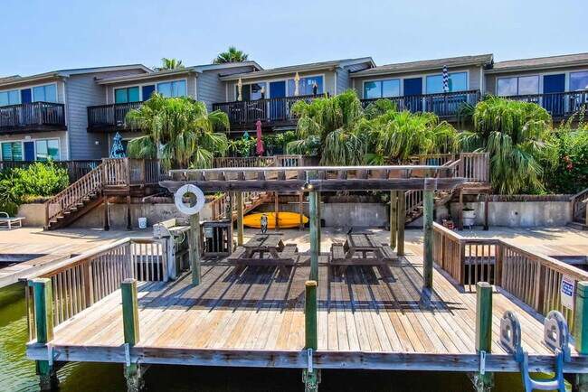 Building Photo - 15209 Leeward Dr