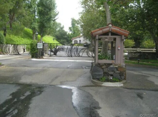 Primary Photo - 778 N Valley Dr