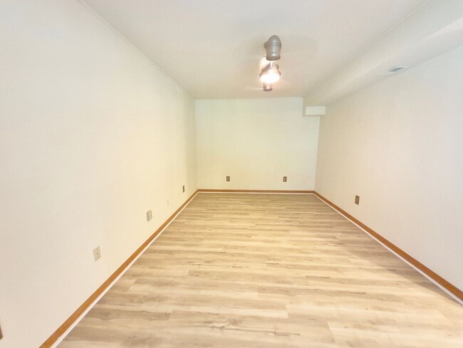 Building Photo - 125 Ivywood Dr