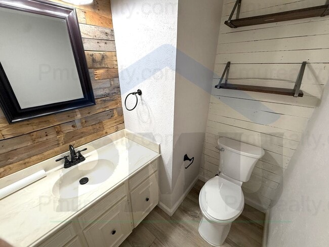 Building Photo - AVAILABLE NOW!!! Beautiful 4-bedroom, 2.5-bath home in the heart of Richardson