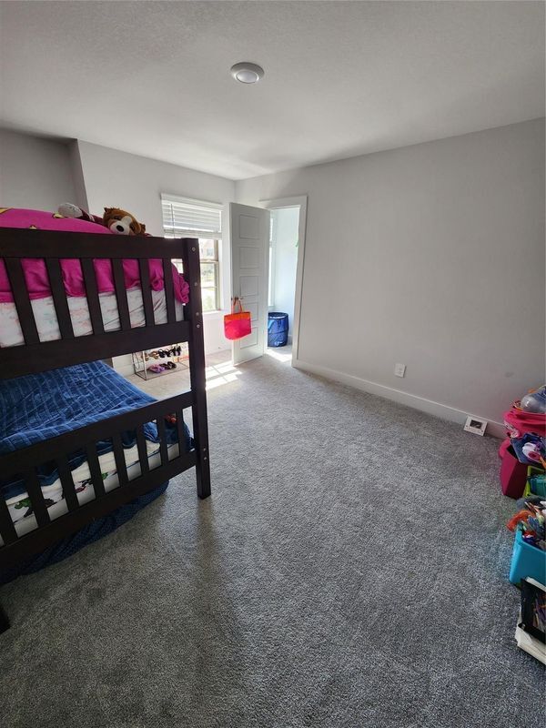 Building Photo - 10603 Whitejacket