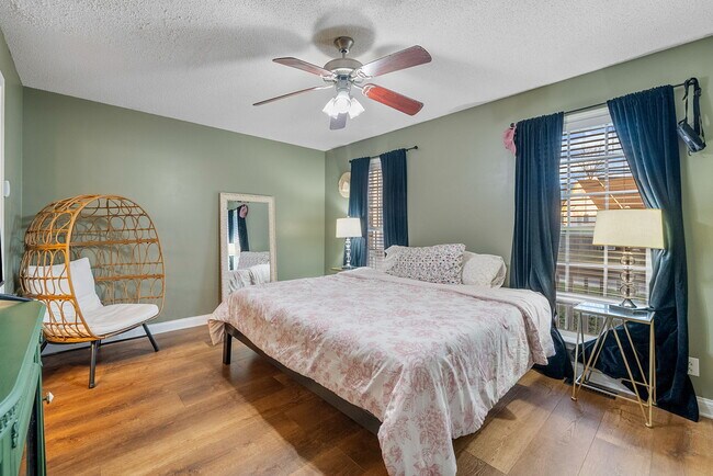 Building Photo - 1700 Cedar Springs Cir