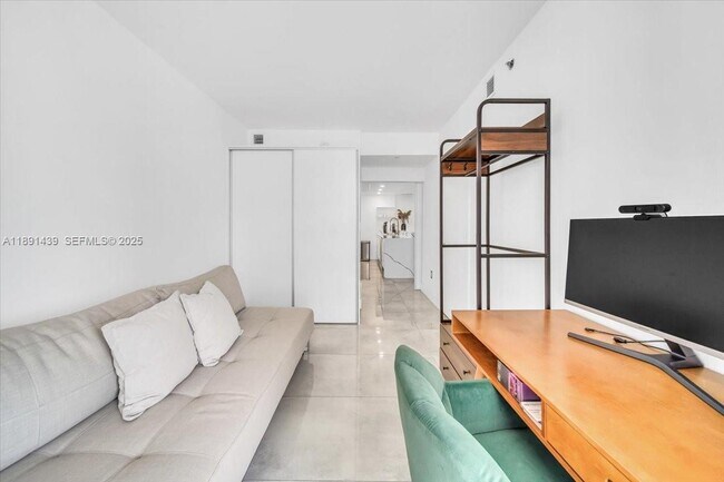 Building Photo - 50 Biscayne Blvd